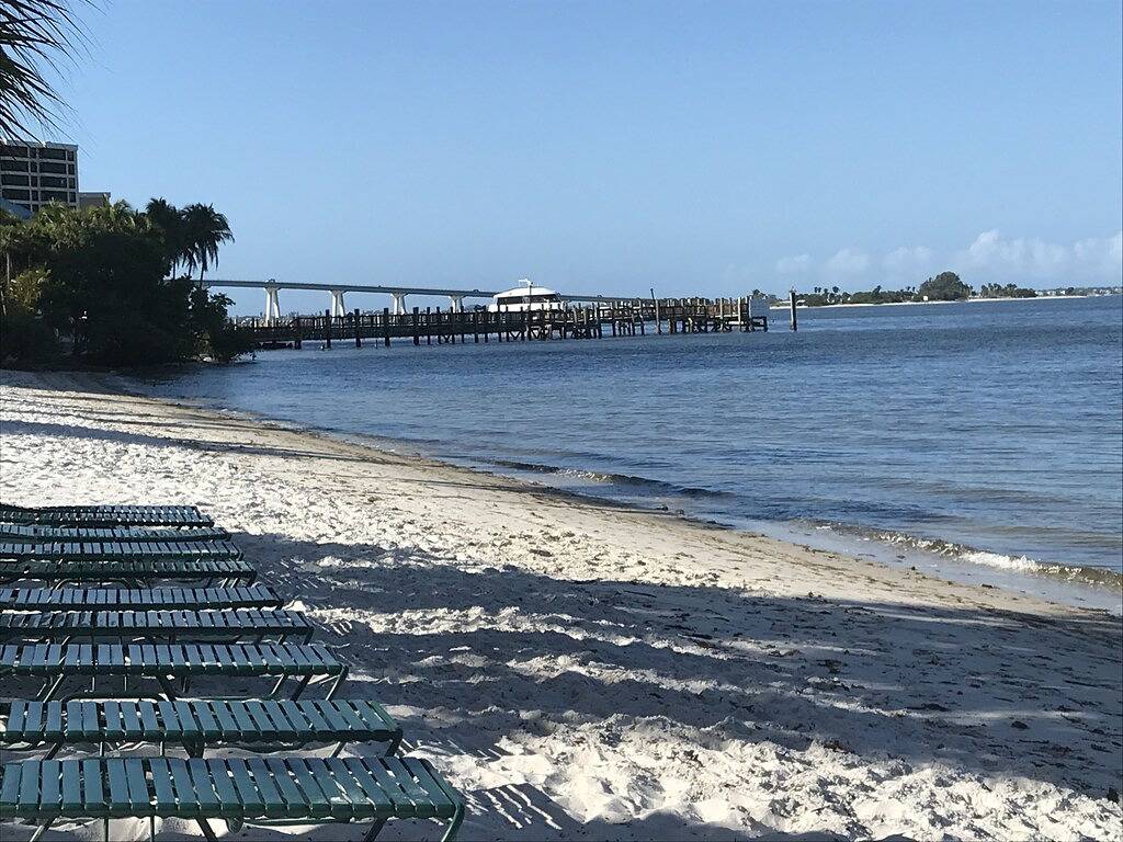 Ganze Wohnung, Waterfront 3 Schlafzimmer / 3 Bäder komplett renovierte Wohnung am Hafen von Sanibel in Punta Rassa, Southwest Florida