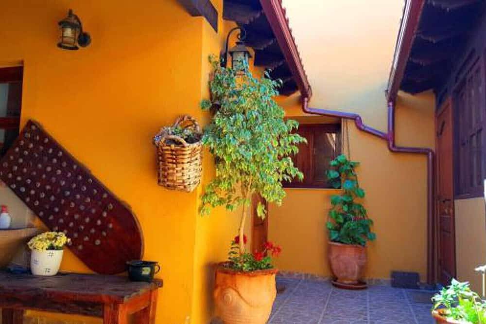 Romántica, histórica casa de campo con jardín tropical. in Arico Viejo, Arico