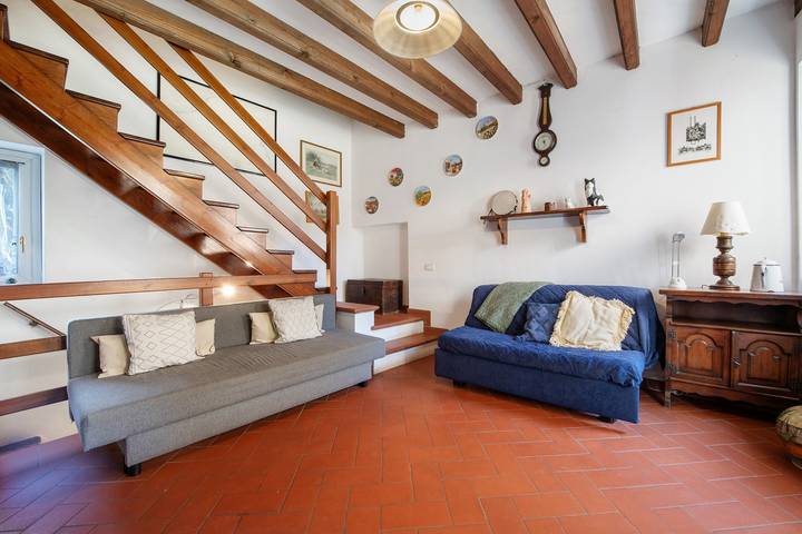 Ganze Wohnung, Ferienwohnung 'Il Giardino Segreto' mit Seeblick, privater Terrasse & Wlan in Sulzano, Iseosee