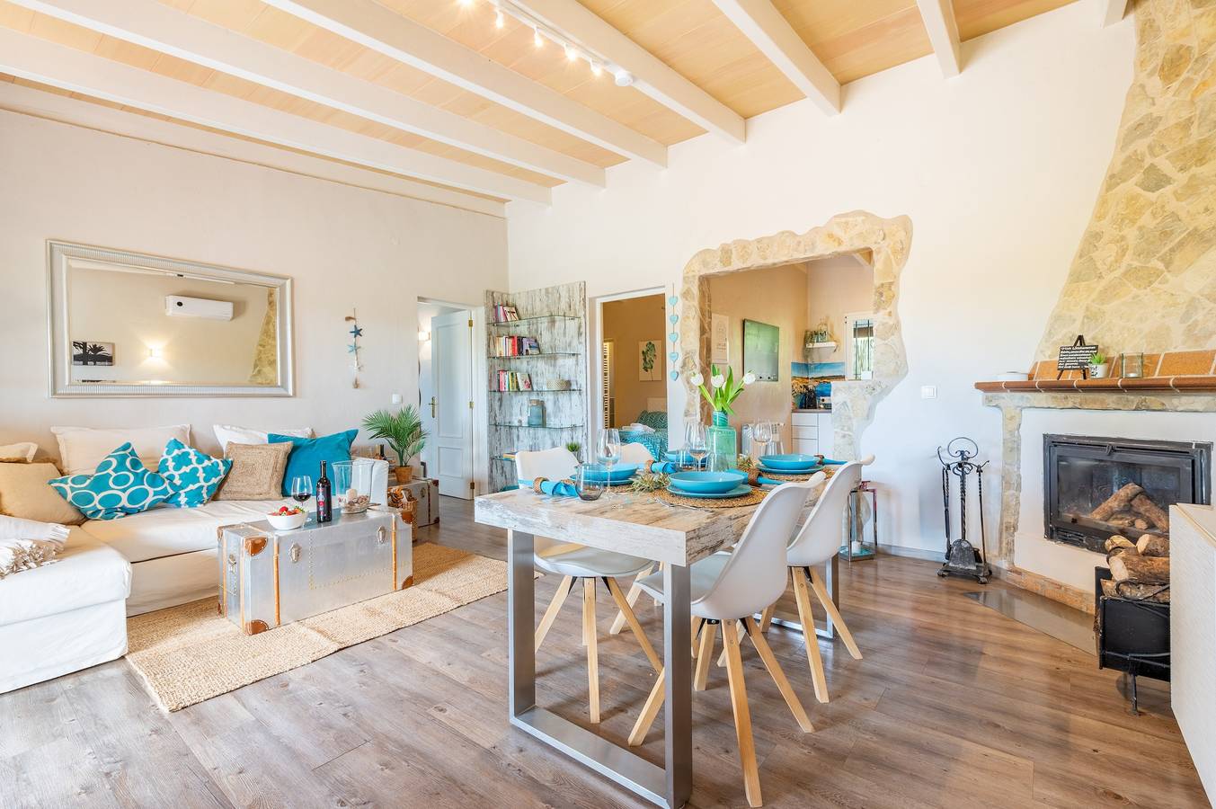 Casa di campagna 'Sun Club Home' con vista sulle montagne, Wi-Fi e aria condizionata in Llucmajor, Sud di Maiorca