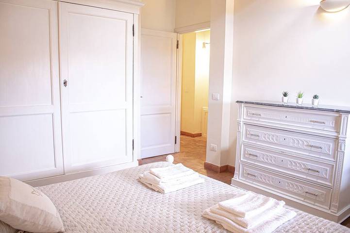 Apartamento entero, Fantástico apartamento de tres habitaciones frente al mar, a 30 metros para llegar a la playa. in Spiaggia di Rimigliano (San Vincenzo), San Vincenzo (Italia)