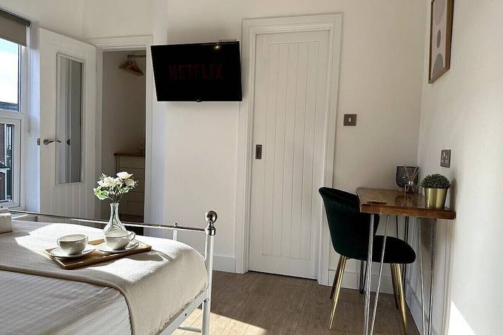 Moderne-Maison-Salle de bain privée in Kingston-upon-Hull, Yorkshire and the Humber