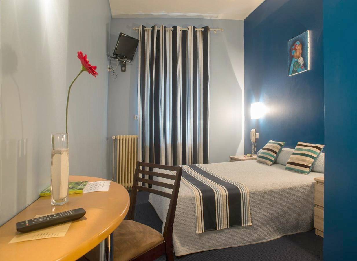 Logis Hotel Le Clos Des Oliviers in Bourg-Saint-Andéol, Privas (arrondissement)