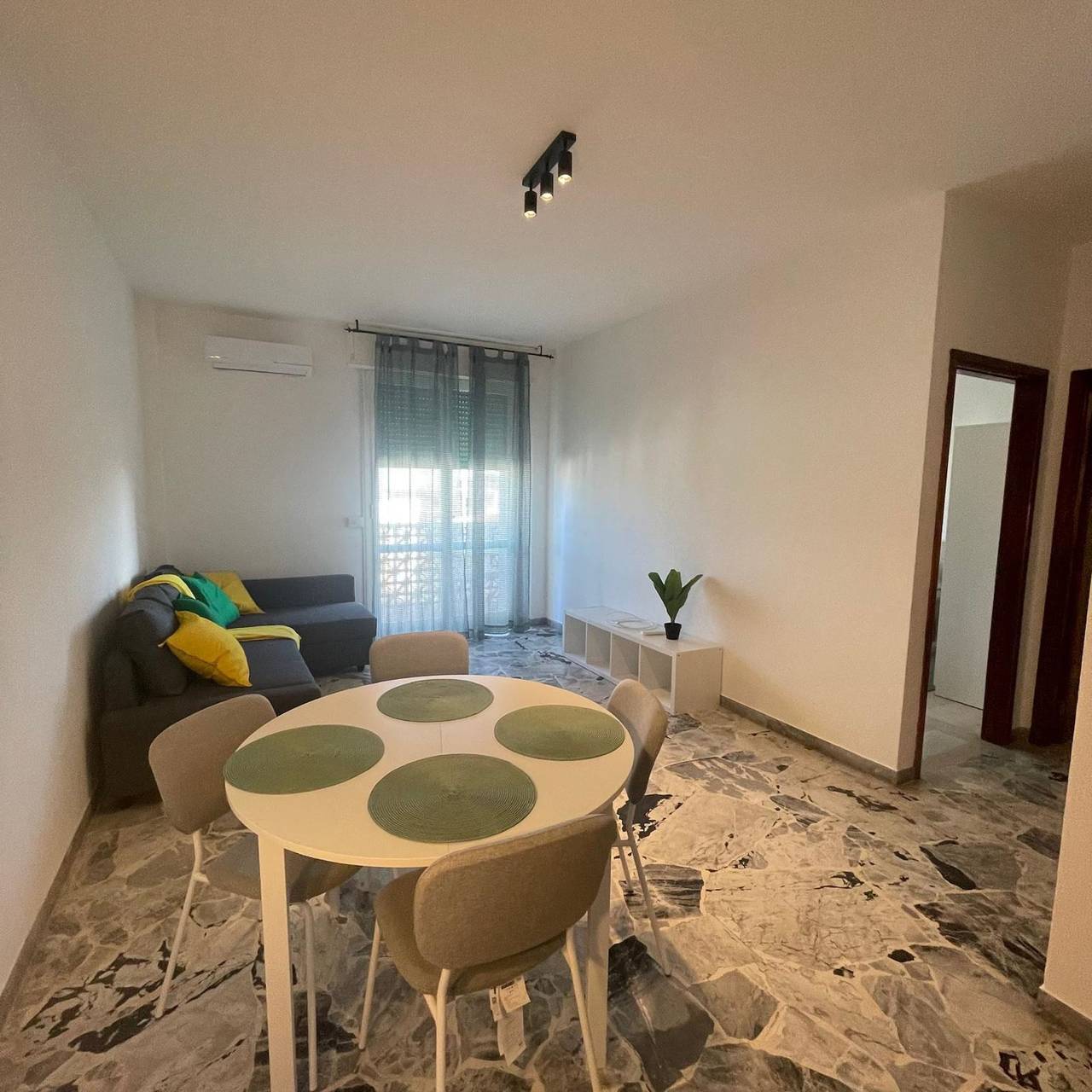 Ganze Ferienwohnung, Ferienwohnung für 4 Personen mit Balkon in Lido di Pomposa, Ferrara Provinz
