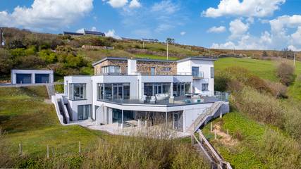 Holiday Rental for 10 People in Clifden, Connemara National Park, Photo 1