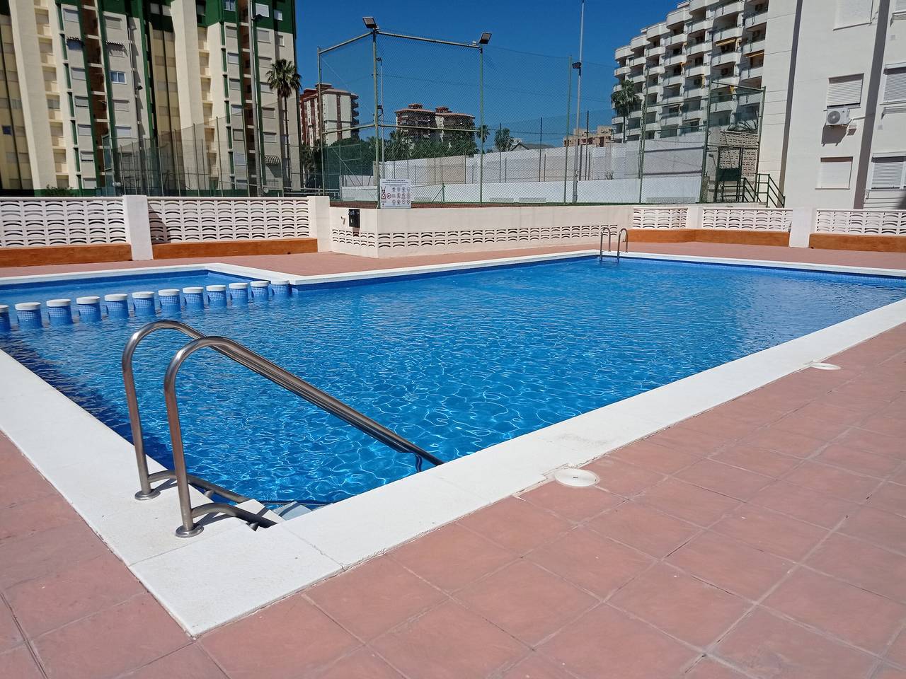 Appartamento intero, Apartment in Gandía - Pool, Tennis, Pets Allowed, Wifi in Playa de Gandía, Costa de Valencia