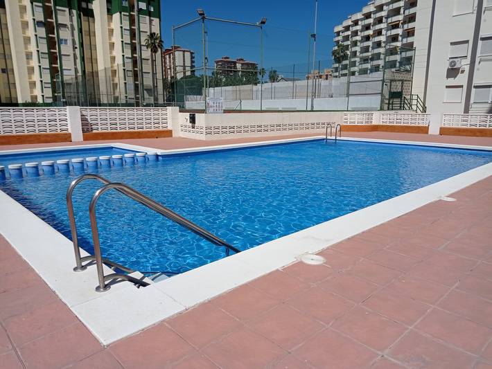 Ferienwohnung für 6 Personen, mit Balkon und Terrasse sowie Garten und Kinderpool in Gandia