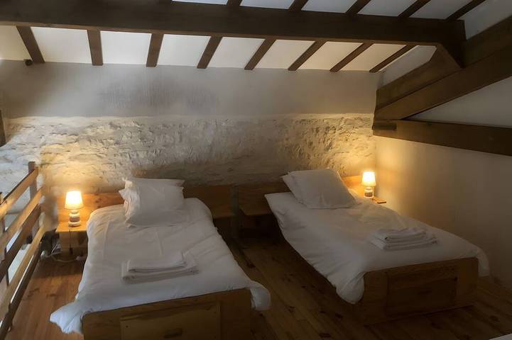 Gîte pour 6 personnes, avec jardin et piscine à Le Garn - 3