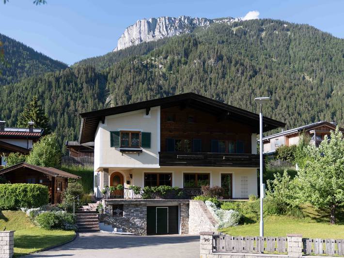 Vakantiehuis voor 9 personen, with Balkon and Terras as well as Tuin in Waidring