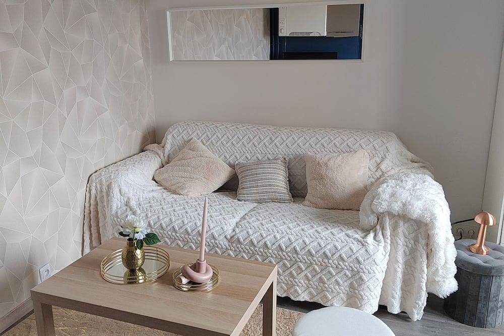 Apartamento entero, Studio near La Défense, close to amenities, close to streetcar and bus transport. in Colombes, Altos del Sena