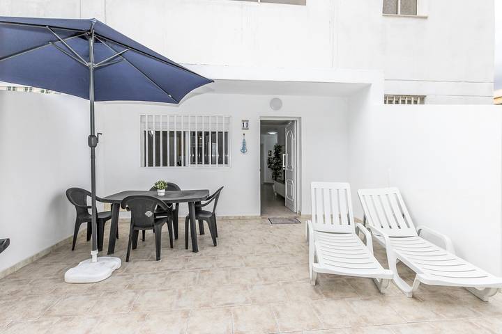 Holiday apartment for 3 people, with terrace and pool, child-friendly - 1