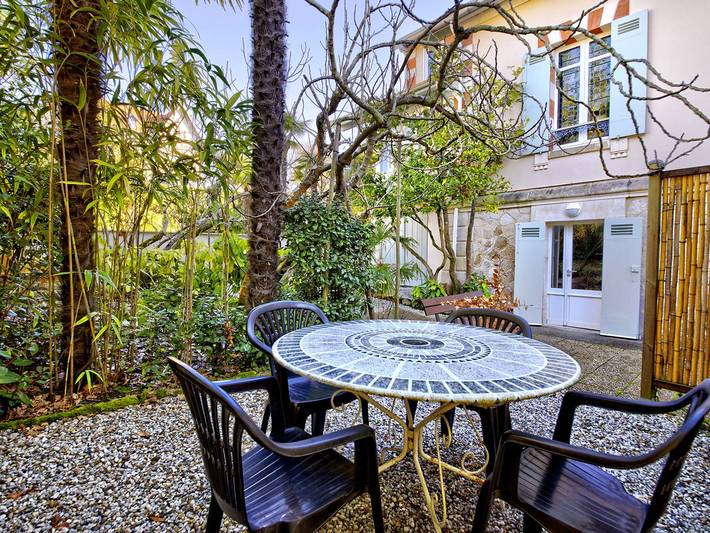 Ganze Wohnung, Gemütliches Apartment in der Winterstadt, nahe Stadtzentrum und Strand, mit Terrasse und Parkplatz! in Arcachon, Arcachon und Umgebung