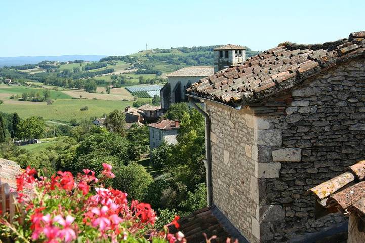 Gîte pour 6 personnes, avec terrasse à Montpezat-de-Quercy