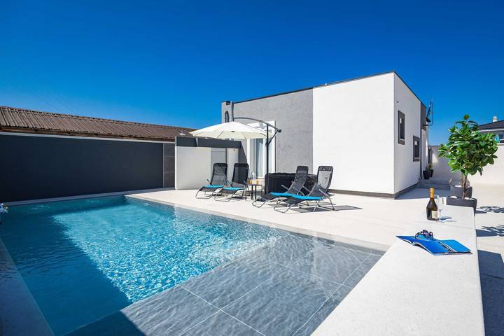 Villa Marsel (4+2) - Private Pool and Jacuzzi in Grad Vodnjan, Südküste Istrien