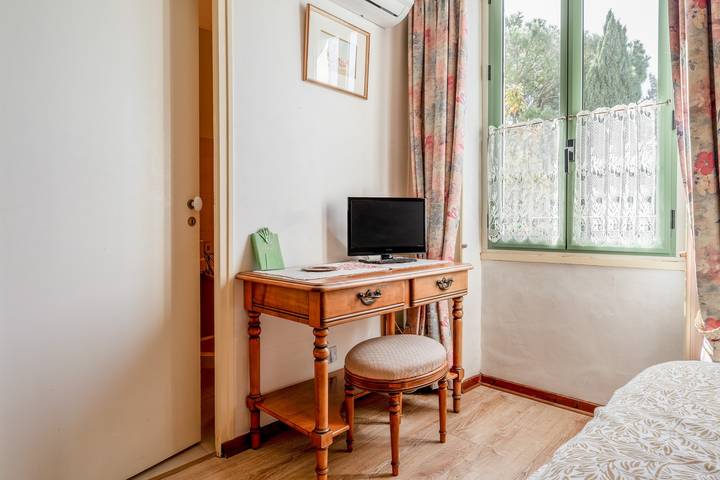 Mas de Bouvau: Room 2 Olea, Wi-Fi and Air Conditioning in Violès, Vaucluse