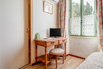 Chambre pour 2 Personnes dans Violès, Provence, Photo 3