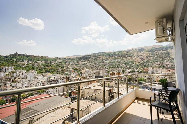 Maison d’hôte pour 2 personnes, avec balcon et vue dans Gjirokastër