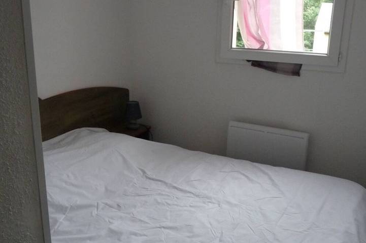 Gîte pour 6 personnes, avec jardin ainsi que piscine et terrasse dans Saint-Geniez-d'Olt-et-d'Aubrac - 4