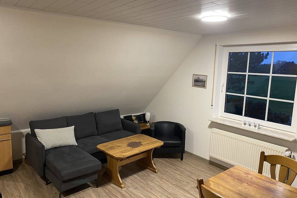 Ganze Wohnung, Schöne Ferienwohnung, ruhig gelegen und trotzdem in Ortsnähe in Utarp, Landkreis Wittmund