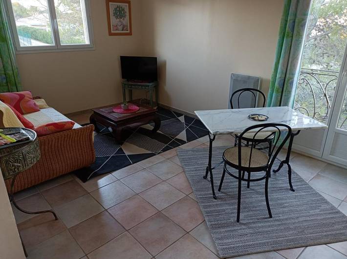 Location de vacances pour 2 personnes, avec piscine ainsi que vue et jardin à Massillargues-Attuech - 4