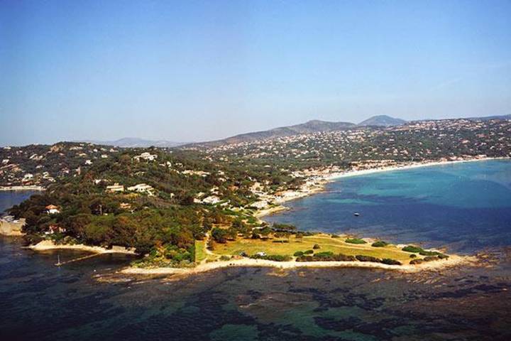 Gîte pour 4 personnes, avec terrasse, adapté aux familles dans Plage De La Croisette Sainte Maxime - 2