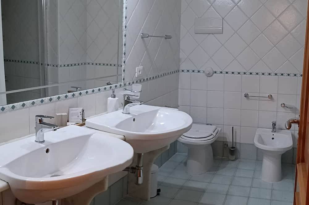 Charming 2-bedroom house in amazing Aspra in Aspra, Provincia de Palermo