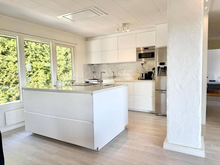 Hus för 10 Personer, med trädgård och terass i Partille