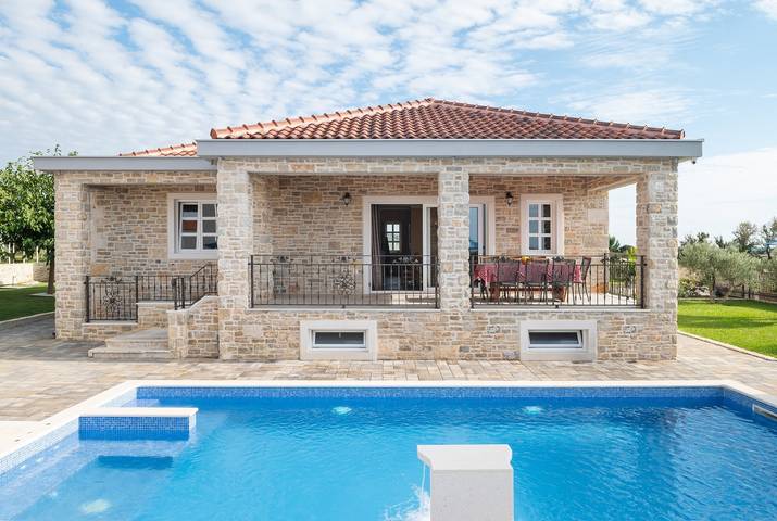 Ferienhaus für 10 Personen, mit Pool und Garten in Vrsi