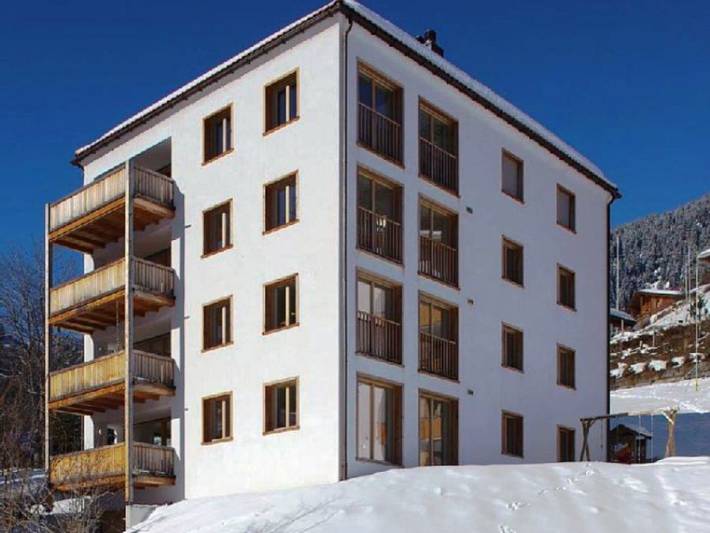 Ferienwohnung für 6 Personen, mit Balkon und Terrasse sowie Garten in Disentis