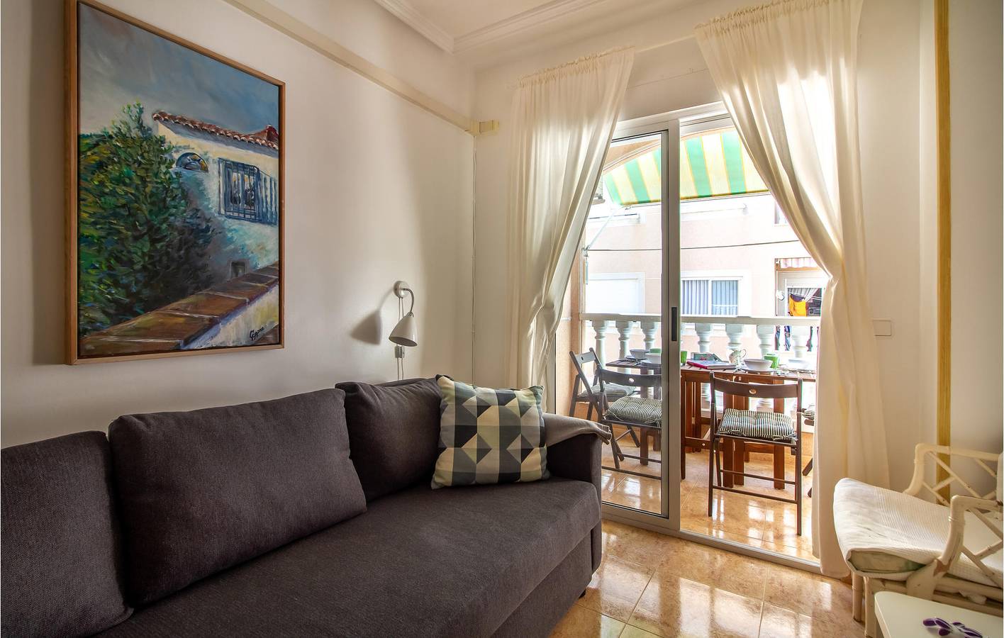 Apartamento vacacional entero, Apartamento de vacaciones junto a la playa con comodidades. in Torrevieja Centro, Torrevieja