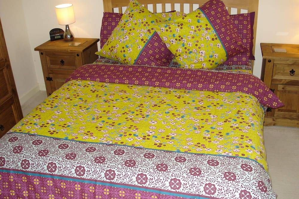 Entire apartment, Home from Home for 1 or 2 Adults in Stroud, Gloucestershire