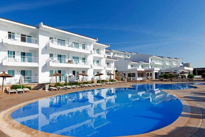 Ferienhaus für 3 Personen, mit Balkon und Terrasse sowie Garten und Pool in Calas de Mallorca