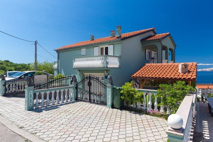 Zimmer mit Terrasse und Meerblick Senj S-23592-a in Senj, Kvarner Festland