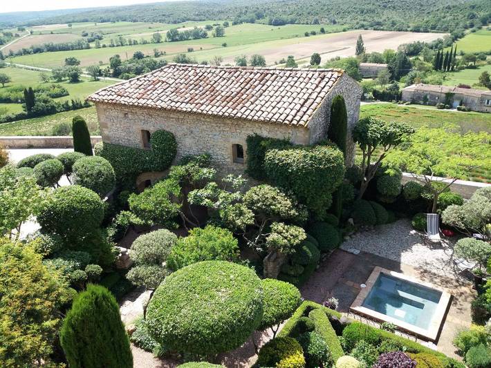 Chambre d’hôte pour 2 personnes, avec sauna ainsi que jacuzzi et jardin dans le Languedoc-Roussillon