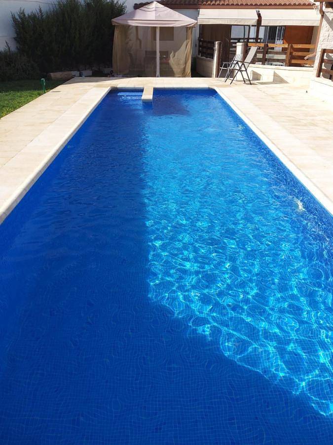 Casa de vacaciones para 11 personas, con piscina además de terraza y jardín en Provincia de Cuenca - 4