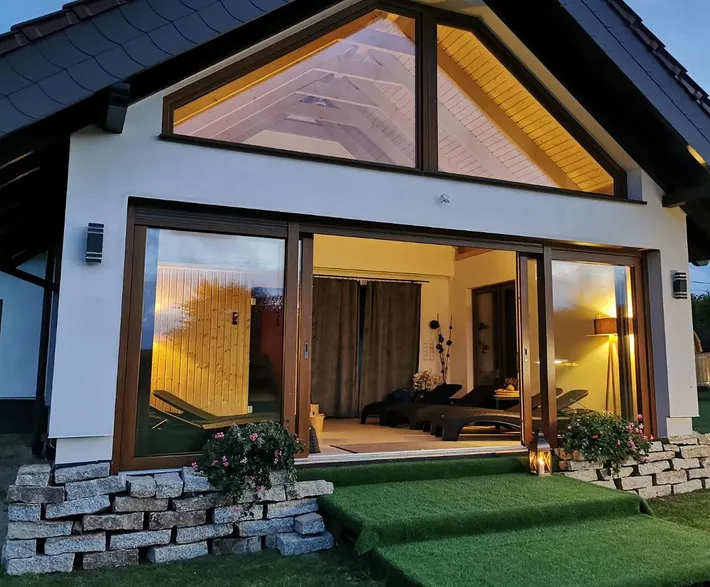 Apartamento de vacaciones para 14 personas, con jardín además de sauna y jacuzzi, Se admiten mascotas - 1