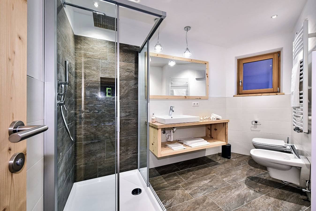 Ganze Wohnung, Apartment „Ban Rutzner Trametsch“ mit Bergblick, Gemeinschaftsterrasse und Wlan in St. Andrä, Brixen