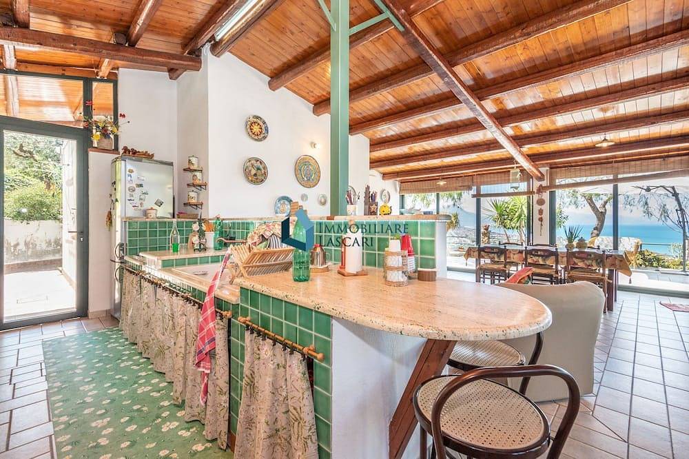 Ganze Wohnung, Panorama-Villa mit atemberaubendem Meerblick in Cefalù (gemeinde), Palermo Provinz
