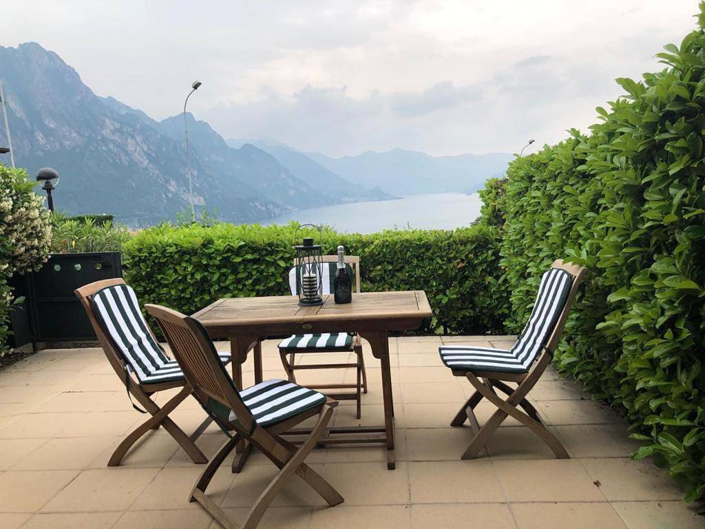 Villa Mirella: Casa vista lago con piscina in Gemeinde Solto Collina, Iseosee