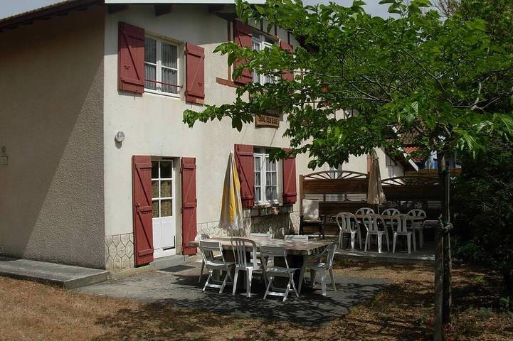 Location de vacances pour 9 personnes, avec terrasse et jardin à Soulac-sur-Mer