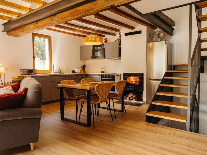 Apartamento de vacaciones para 4 personas, con piscina además de jardín y vistas - 1