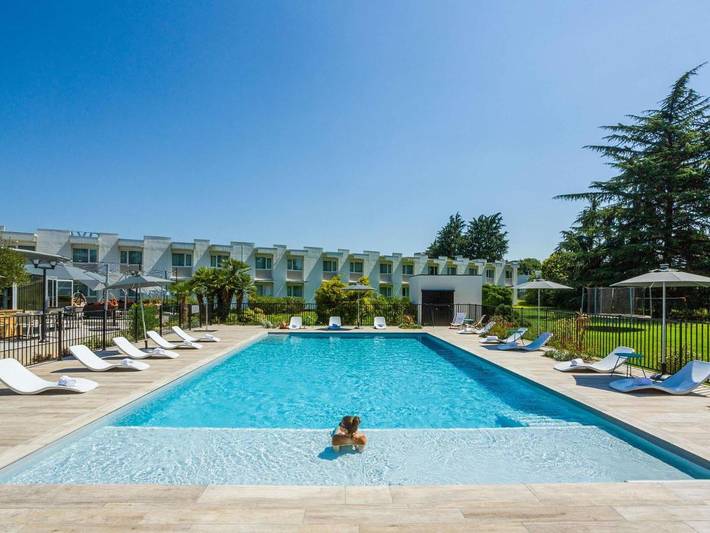 Hôtel pour 3 personnes, avec jardin et piscine, animaux acceptés à Lescar - 2