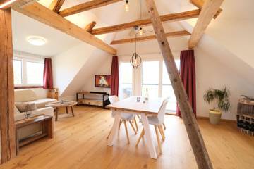 Ferienwohnung für 4 Personen, mit Garten und Whirlpool sowie Sauna und Balkon in Graz & Umgebung