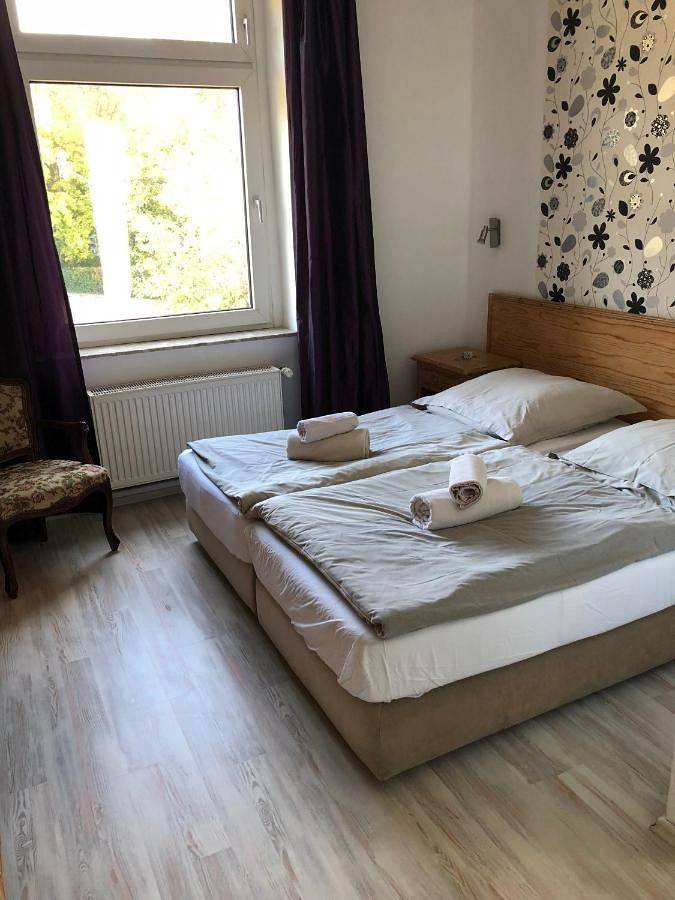 Hotel für 2 Personen, mit Terrasse und Garten sowie Pool und Sauna in Erkrath