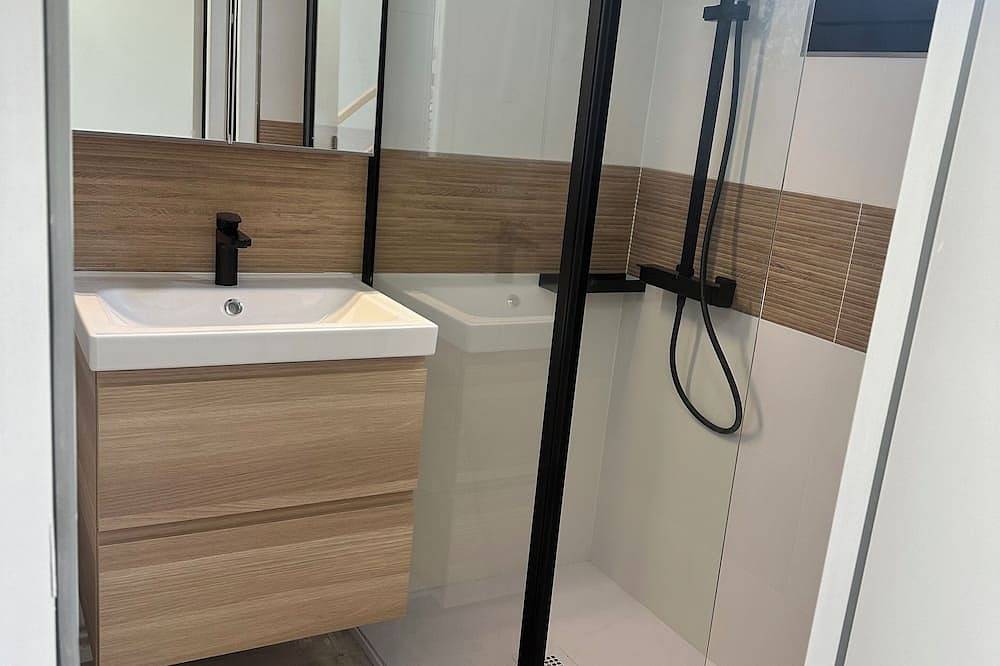 Appartement entier, Dans résidence privée les jardins d’alizarines \navec piscine proche mer commerce in La Seyne-sur-Mer, Région de Toulon