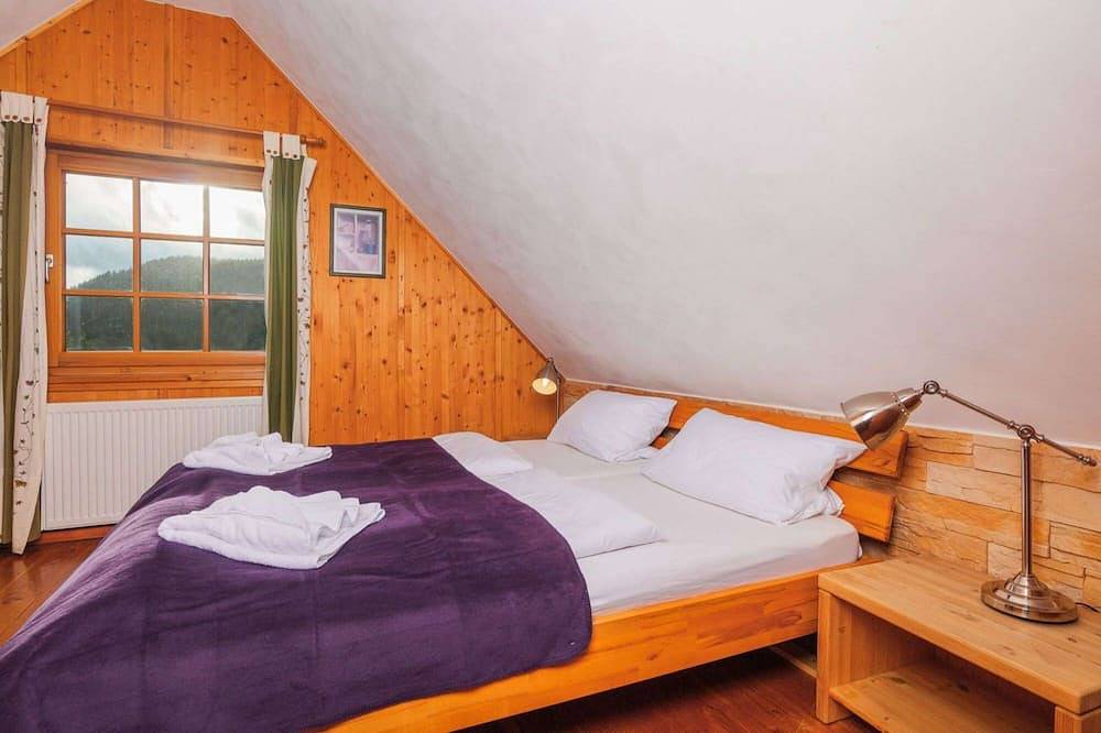 Hüttenchalet Waldschatz: Sauna Kamin Garten in Alpirsbach, Selva Negra Central
