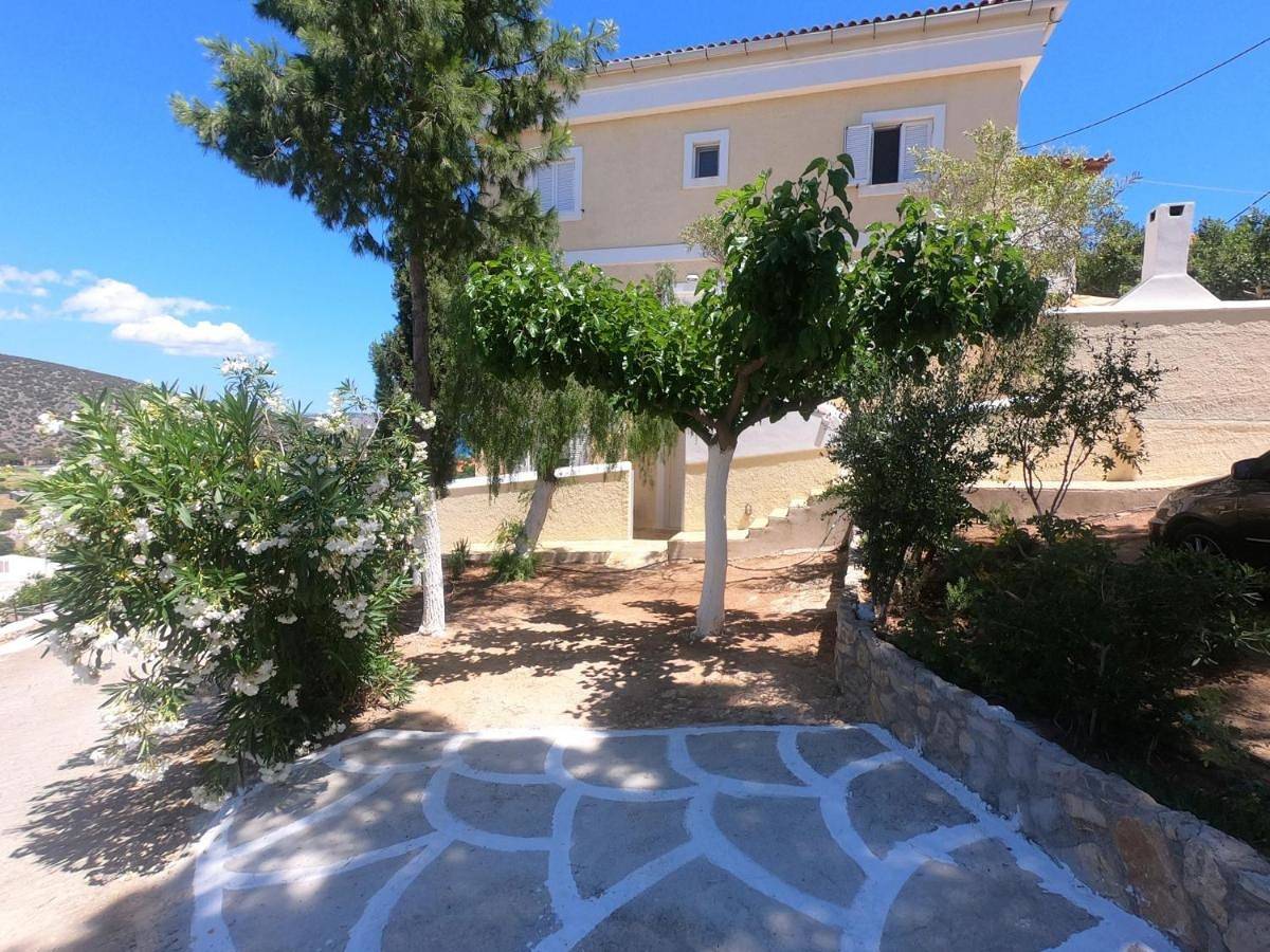 Ganze Wohnung, Deluxe Studio with Terrace and Sea View in Ermioni, Argolis