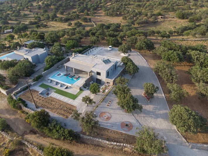Villa pour 10 personnes, avec piscine ainsi que terrasse et sauna dans Kea - 2