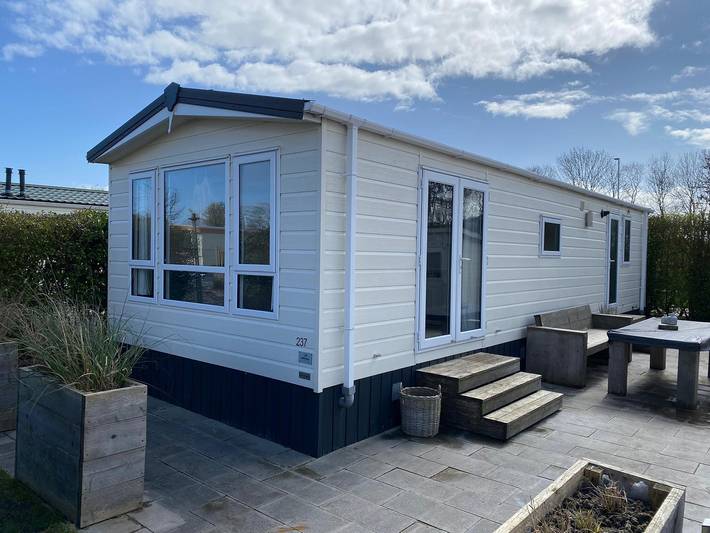 Ferienhaus für 4 Personen, mit Terrasse und Garten sowie Pool in Kamperland
