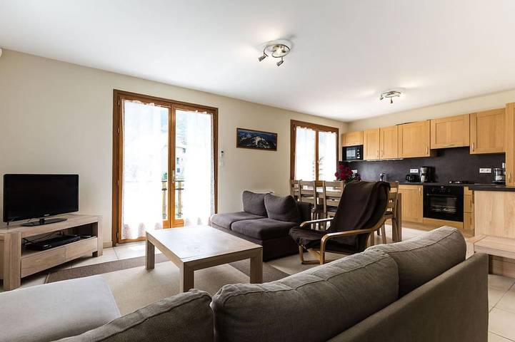 Gîte pour 6 personnes, avec balcon et jacuzzi ainsi que sauna et jardin dans Le Percy